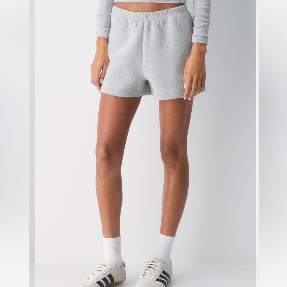 Aritzia
Cozy Sweatfleece Perfect Hi-rise Mini Short